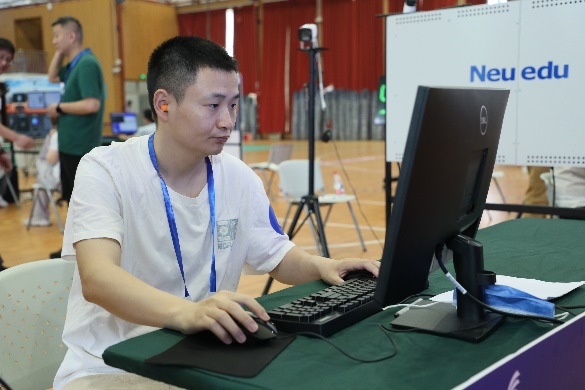 直擊比賽 上海市第二屆職業技能大賽智能汽車軟件開發賽項在我校順利開賽